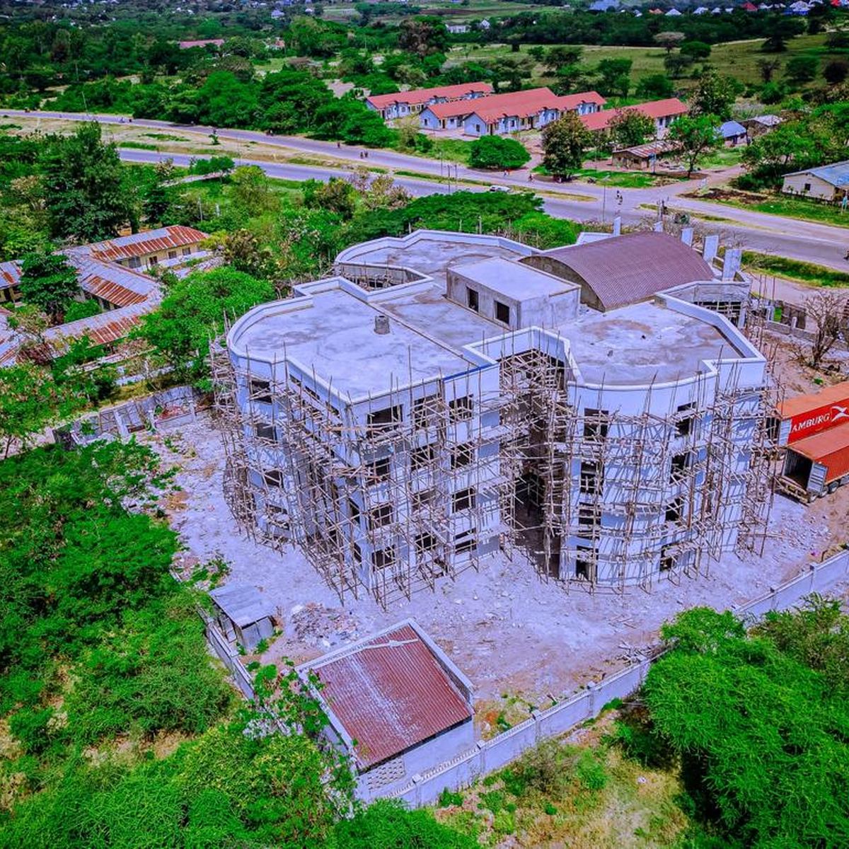 Aerial view of the structural frame during slab construction